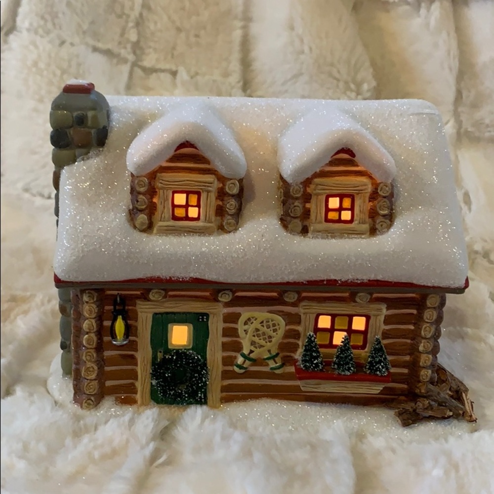 Christmas Decoration Snowshoe Cabin